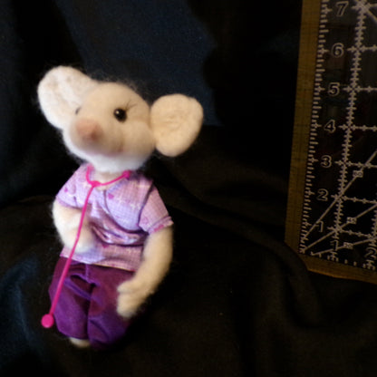Wool Mouse Nurse