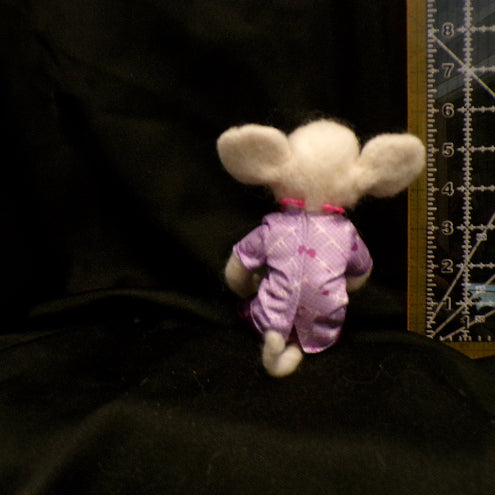 Wool Mouse Nurse