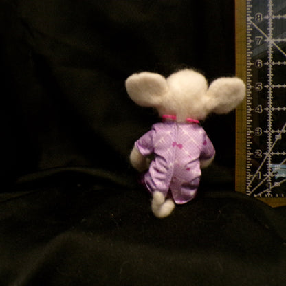 Wool Mouse Nurse